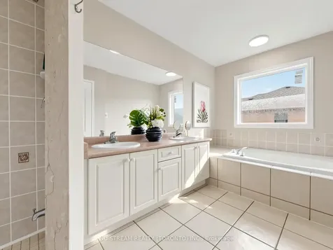 177 Wildberry Crescent Vaughan ON L4H 2E8