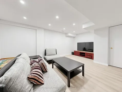 177 Wildberry Crescent Vaughan ON L4H 2E8