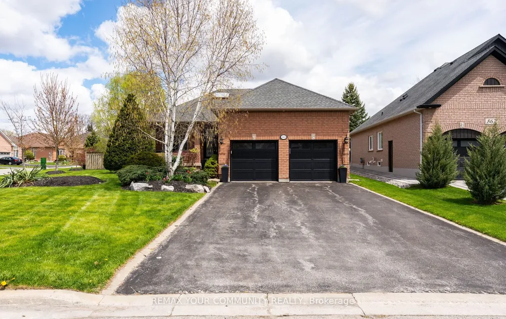 863 Shadrach Drive Newmarket ON L3X 2H3