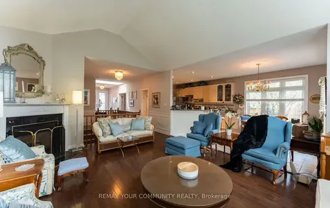 863 Shadrach Drive Newmarket ON L3X 2H3