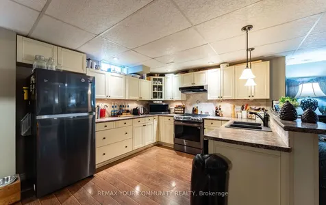 863 Shadrach Drive Newmarket ON L3X 2H3