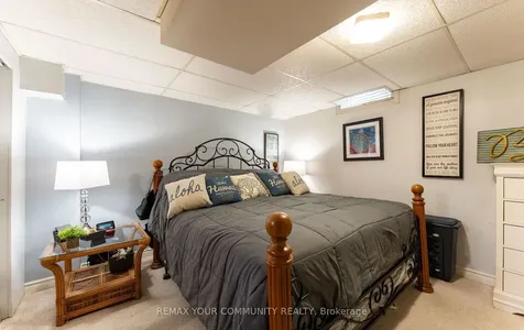 863 Shadrach Drive Newmarket ON L3X 2H3