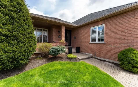 863 Shadrach Drive Newmarket ON L3X 2H3