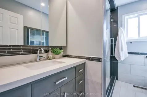 2246 Richardson Street Innisfil ON L9S 1G5