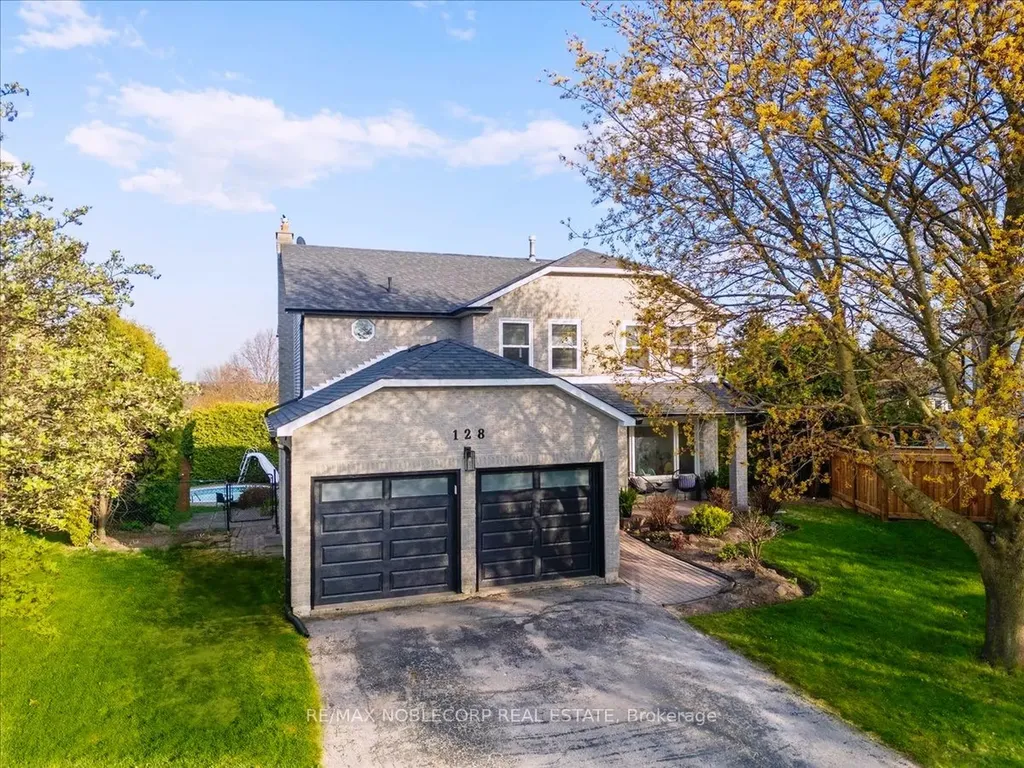 128 Mccauley Court Newmarket ON L3Y 7W2