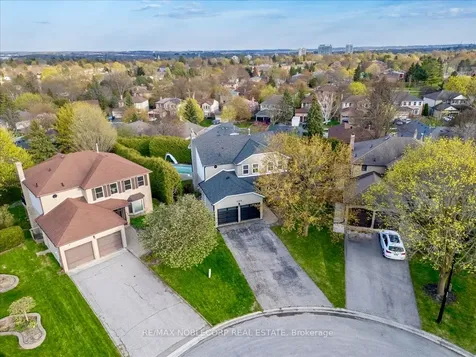 128 Mccauley Court Newmarket ON L3Y 7W2