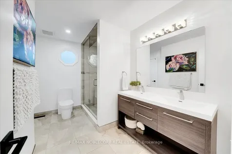 128 Mccauley Court Newmarket ON L3Y 7W2