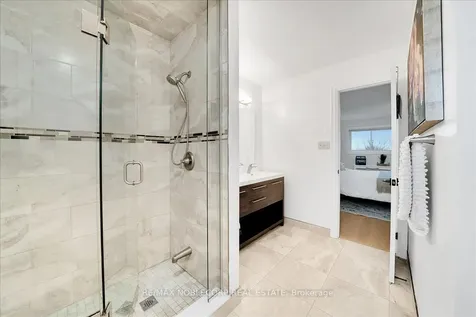 128 Mccauley Court Newmarket ON L3Y 7W2