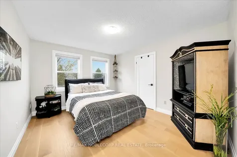 128 Mccauley Court Newmarket ON L3Y 7W2