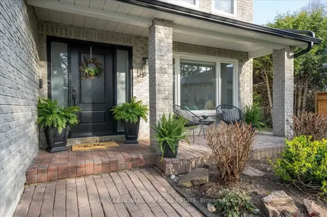 128 Mccauley Court Newmarket ON L3Y 7W2