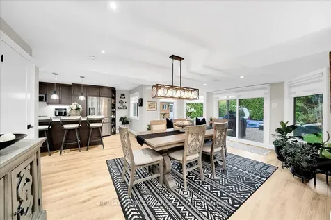 128 Mccauley Court Newmarket ON L3Y 7W2