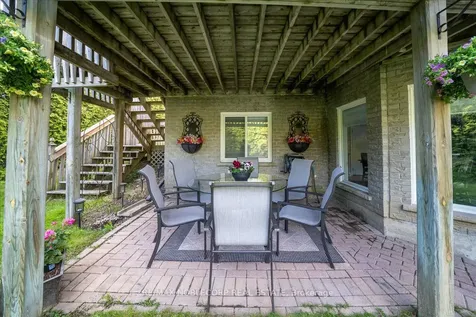 128 Mccauley Court Newmarket ON L3Y 7W2