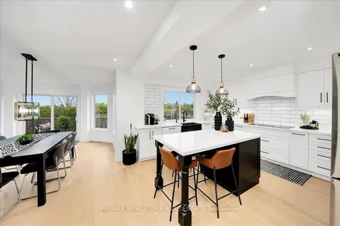 128 Mccauley Court Newmarket ON L3Y 7W2
