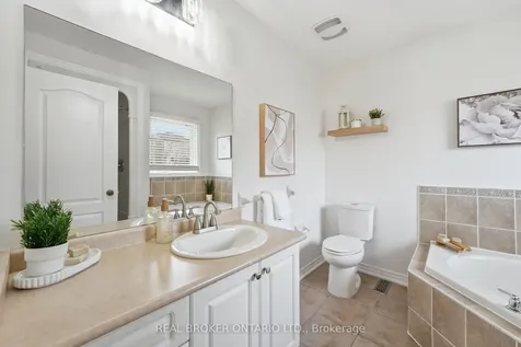 55 Christina Crescent Bradford West Gwillimbury ON L3Z 0B1