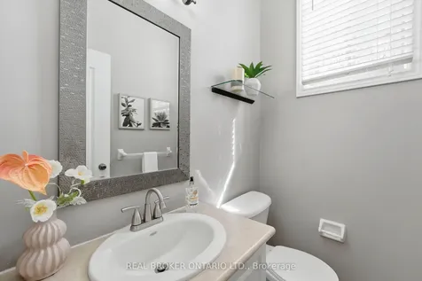55 Christina Crescent Bradford West Gwillimbury ON L3Z 0B1