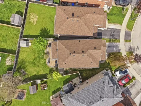 55 Christina Crescent Bradford West Gwillimbury ON L3Z 0B1