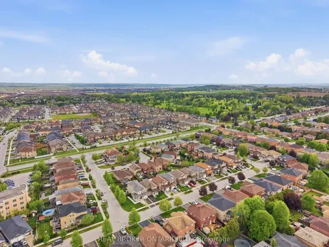 55 Christina Crescent Bradford West Gwillimbury ON L3Z 0B1