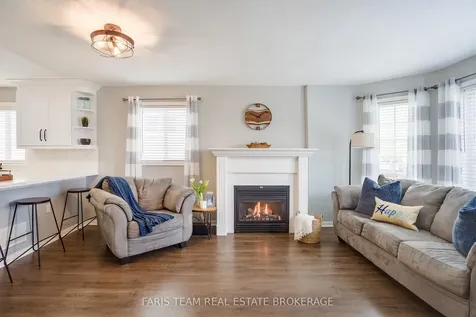 28 Stonemount Crescent Essa ON L0M 1B4