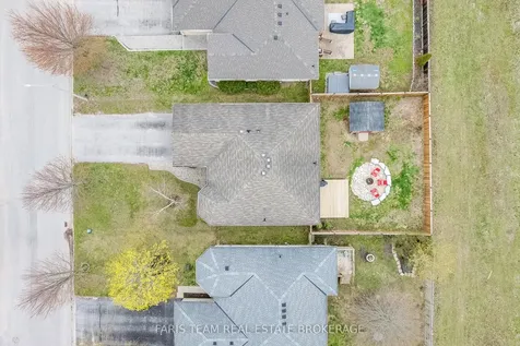 28 Stonemount Crescent Essa ON L0M 1B4