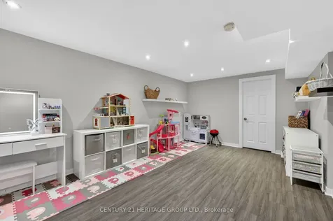27 Longview Drive Bradford West Gwillimbury ON L3Z 2H4