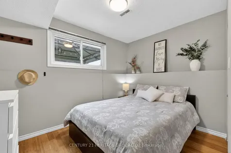 27 Longview Drive Bradford West Gwillimbury ON L3Z 2H4