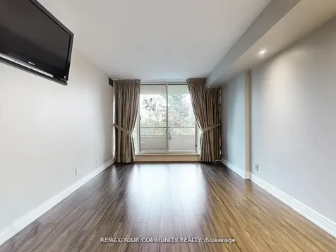 32 Clarissa Drive Richmond Hill ON L4C 9R7