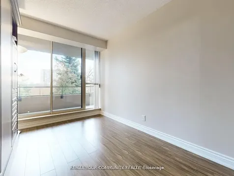 32 Clarissa Drive Richmond Hill ON L4C 9R7