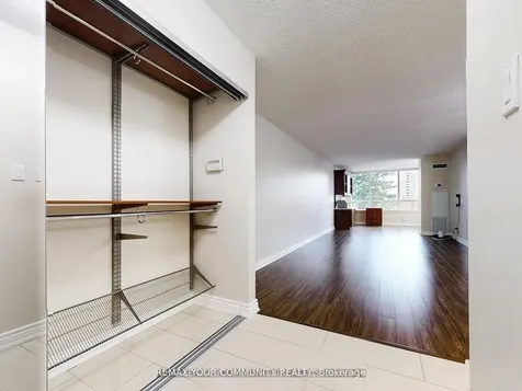32 Clarissa Drive Richmond Hill ON L4C 9R7