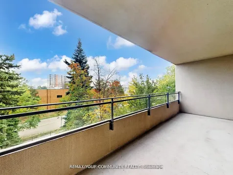 32 Clarissa Drive Richmond Hill ON L4C 9R7