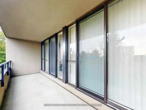 32 Clarissa Drive Richmond Hill ON L4C 9R7