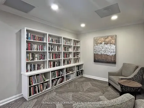 32 Clarissa Drive Richmond Hill ON L4C 9R7