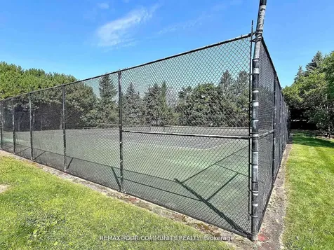 32 Clarissa Drive Richmond Hill ON L4C 9R7