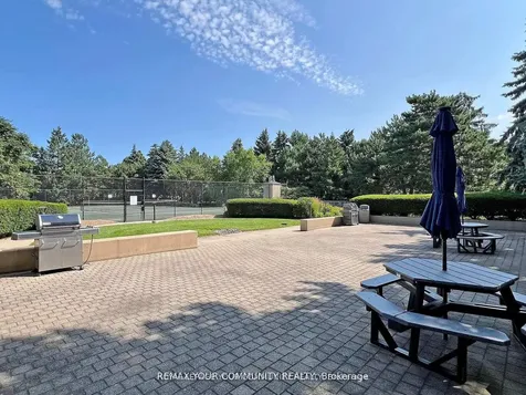 32 Clarissa Drive Richmond Hill ON L4C 9R7