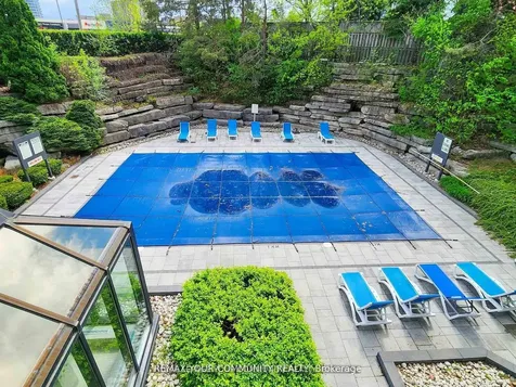 32 Clarissa Drive Richmond Hill ON L4C 9R7