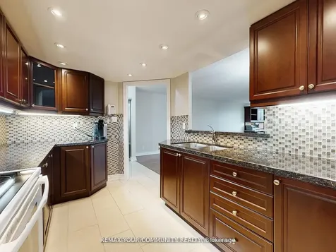32 Clarissa Drive Richmond Hill ON L4C 9R7