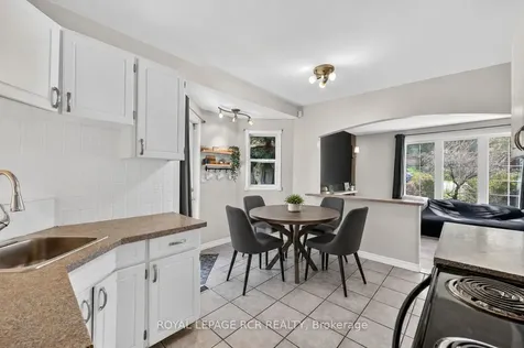 266 Kenwood Avenue Georgina ON L4P 2X5