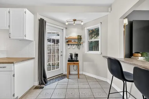 266 Kenwood Avenue Georgina ON L4P 2X5