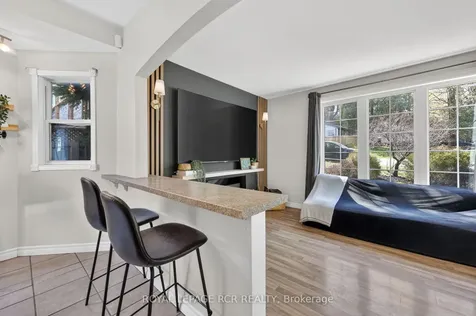 266 Kenwood Avenue Georgina ON L4P 2X5