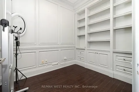 90 Winges Road Vaughan ON L4L 6A9
