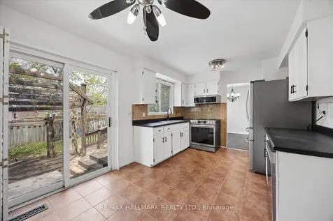 95 Booth Drive Whitchurch-stouffville ON L4A 4K4
