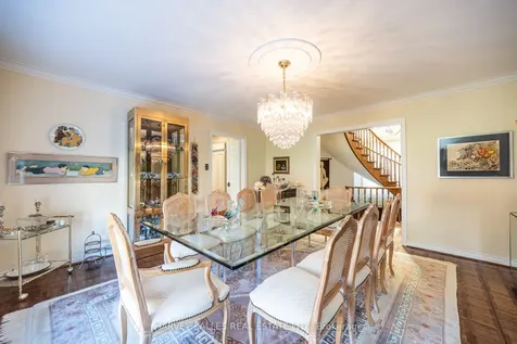 10 Whitelaw Court Markham ON L3T 5E7