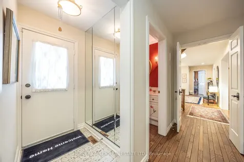 10 Whitelaw Court Markham ON L3T 5E7