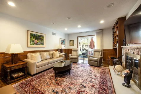 10 Whitelaw Court Markham ON L3T 5E7