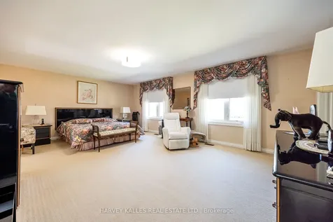 10 Whitelaw Court Markham ON L3T 5E7