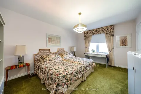10 Whitelaw Court Markham ON L3T 5E7