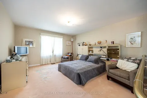10 Whitelaw Court Markham ON L3T 5E7