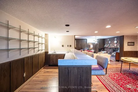 10 Whitelaw Court Markham ON L3T 5E7