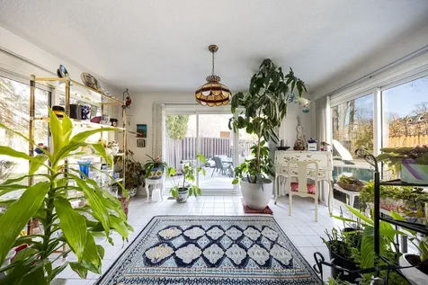 10 Whitelaw Court Markham ON L3T 5E7
