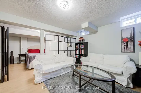 18 Quattro Avenue Richmond Hill ON L4E 0S5