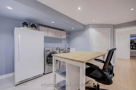 18 Quattro Avenue Richmond Hill ON L4E 0S5